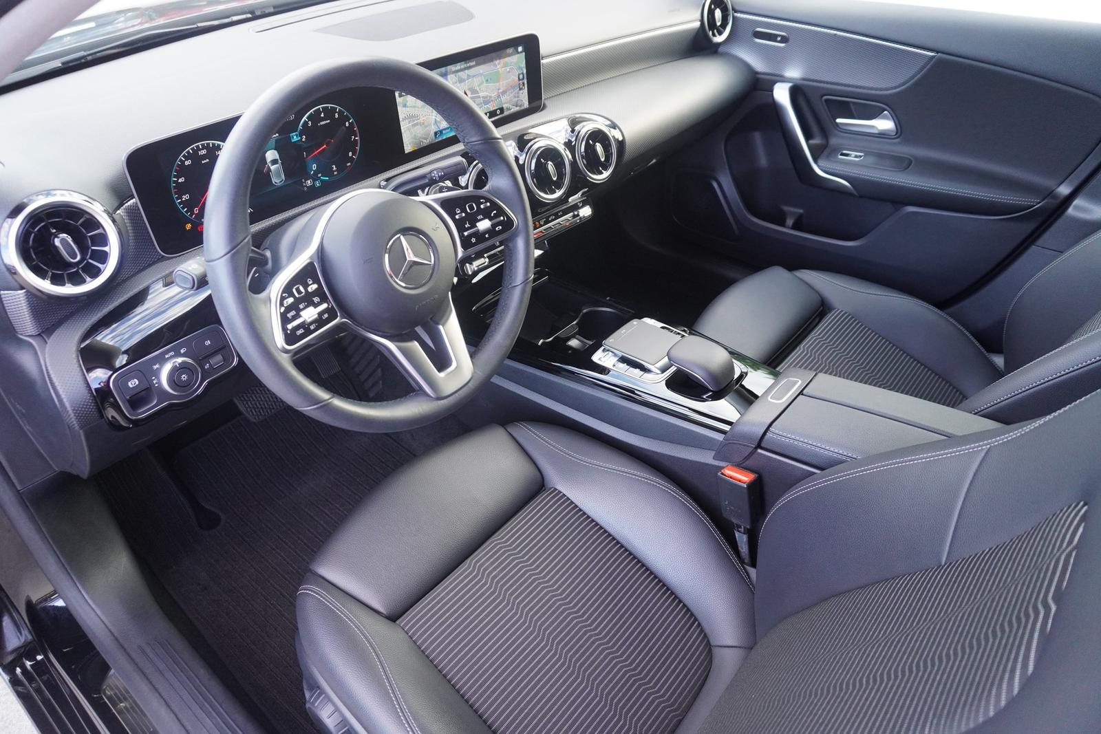 Mercedes-Benz A180 Progressive 7G-DCT LED Navi Kamera Tempomat