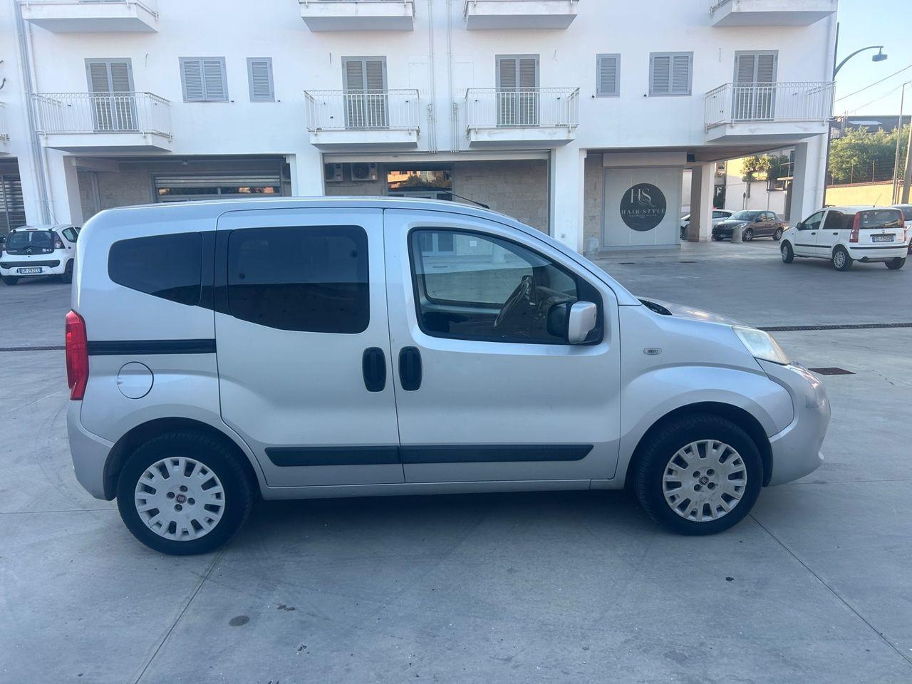 Fiat Qubo 2011 — салон