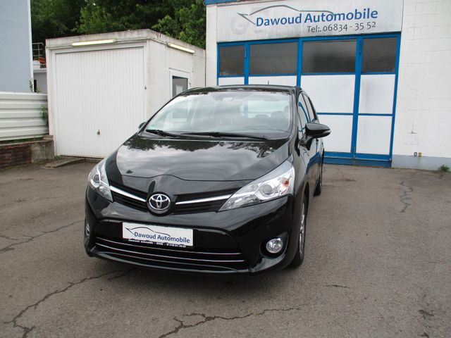 TOYOTA Verso