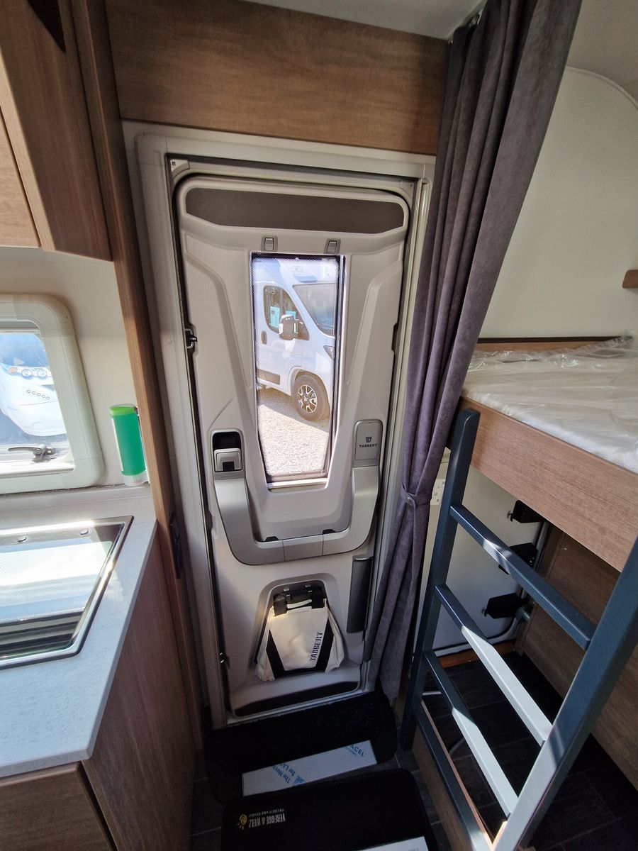 Fahrzeugabbildung Tabbert Senara 460DMK 2.3 Premium-Pakete, Glattblech uvm