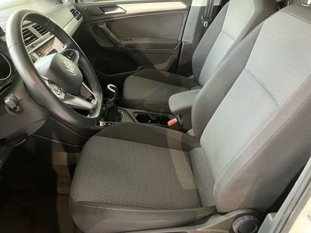 Fahrzeugabbildung Volkswagen Tiguan 1.5 TSI 110KW NAVI LED SHZG MFA