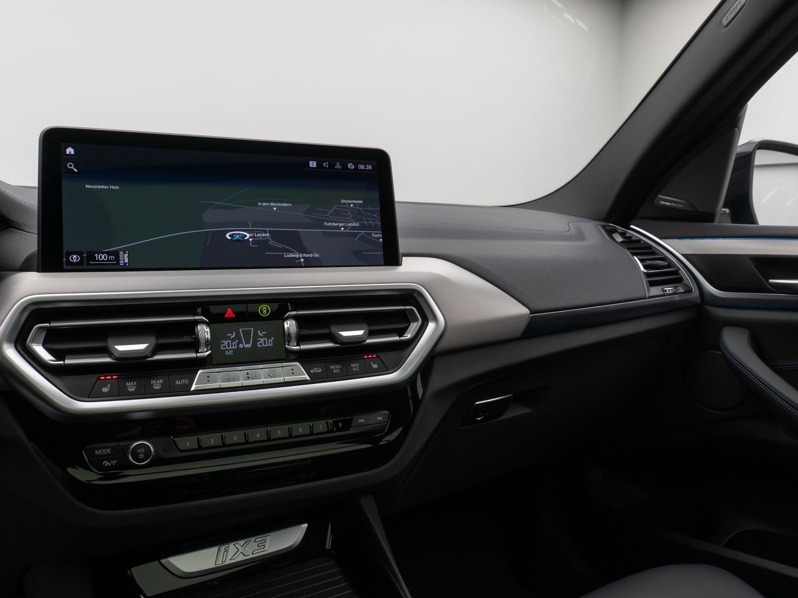 Fahrzeugabbildung BMW iX3 M Sport Impressive Panorama 360° HUD DAB H/K