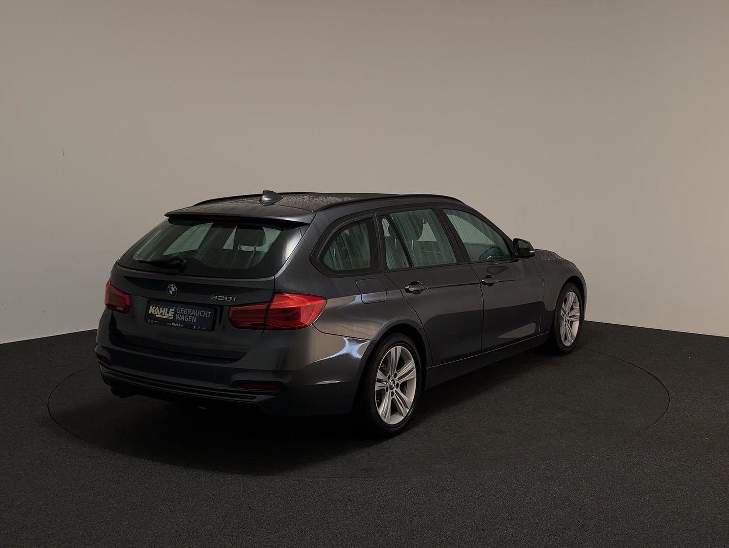 BMW 320 i Touring Sport Line