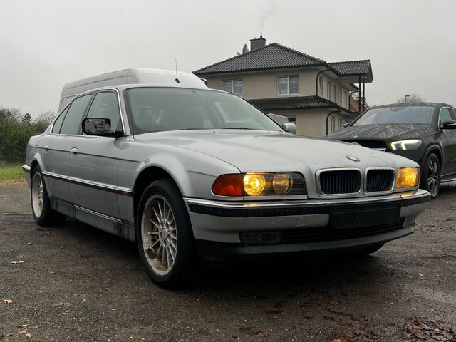 BMW 735i 2. Hand Schiebedach, Leder, Memory