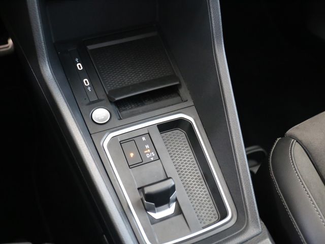 Volkswagen Caddy Maxi eHYBRID DSG STYLE LED ACC 7SITZ AHK