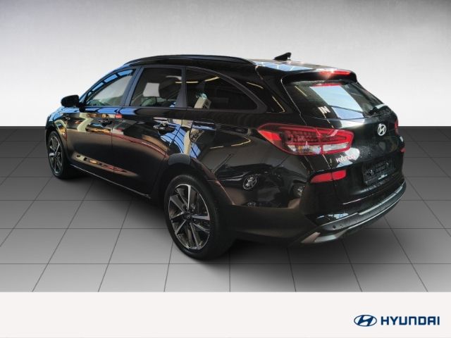Fahrzeugabbildung Hyundai i30 FL Kombi MY25 1.5 T-GDI DCT Advantage P-Dach