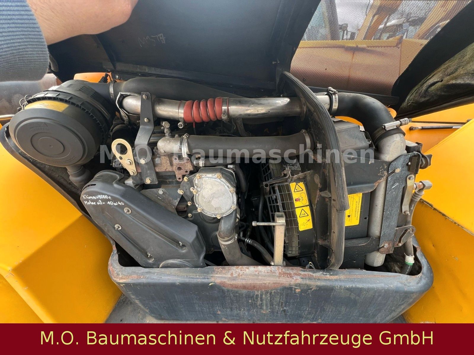 Fahrzeugabbildung JCB UCA Trac RB 18/Zweiwegefahrzeug/Lokomotive