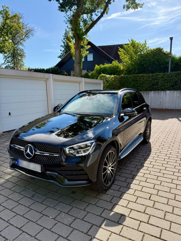 Image of Mercedes-Benz GLC 300