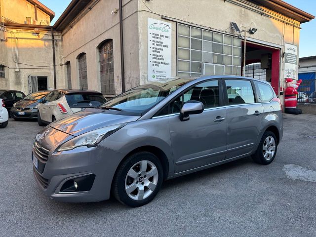 Peugeot 5008 1.6 HDi 115CV Allure