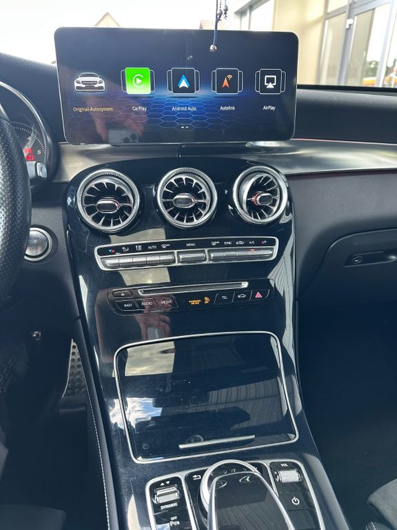 Image of Mercedes-Benz GLC 250