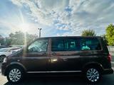 Volkswagen T5 Multivan Exclusive AUTOMATIK/7-SITZ/AHK/STDHZ - VW T5 Transporter Gebrauchtwagen in Frankfurt