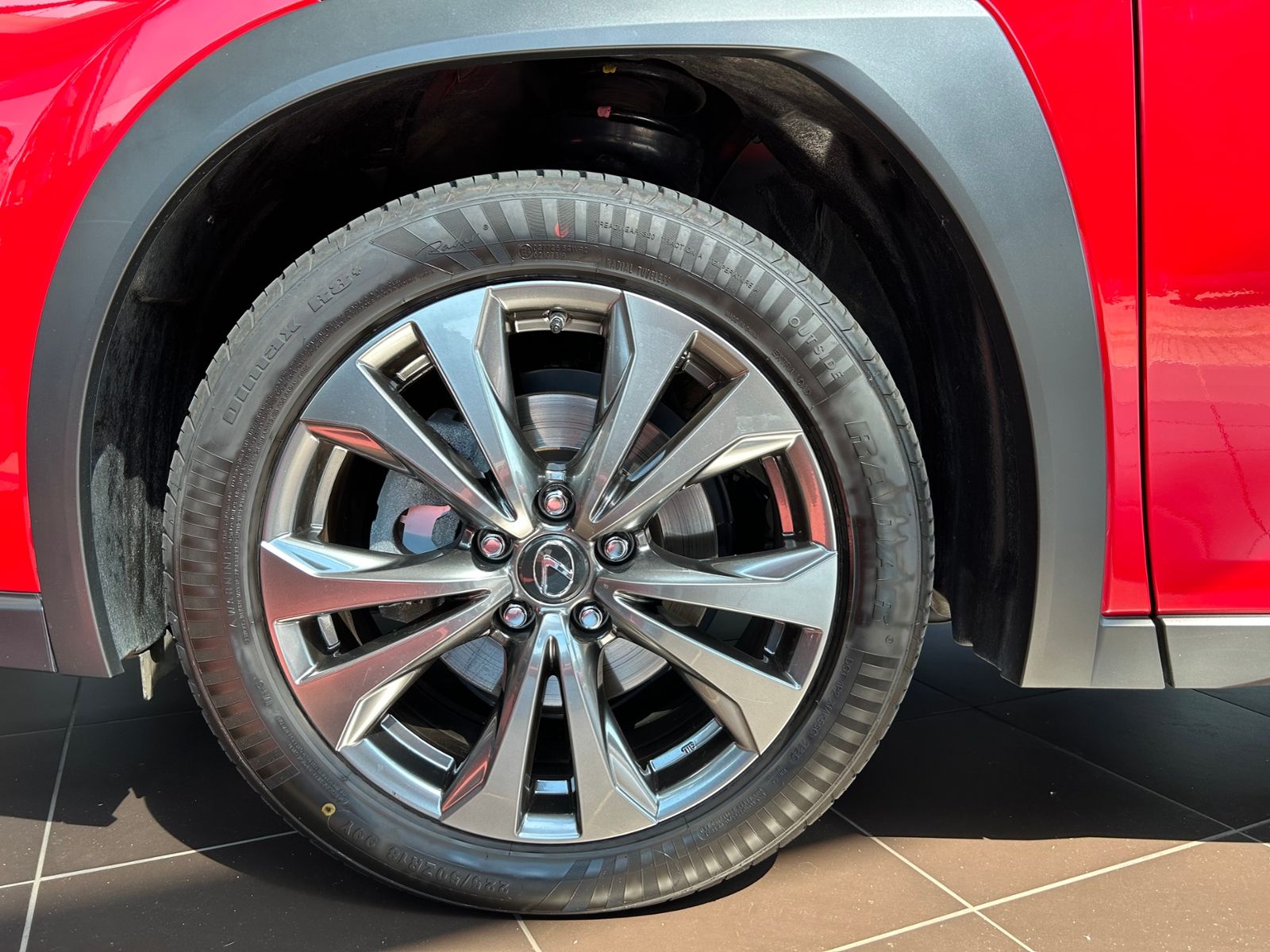 Fahrzeugabbildung Lexus UX 250 h F Sport HUD LED NAV RFK SHZ ALU