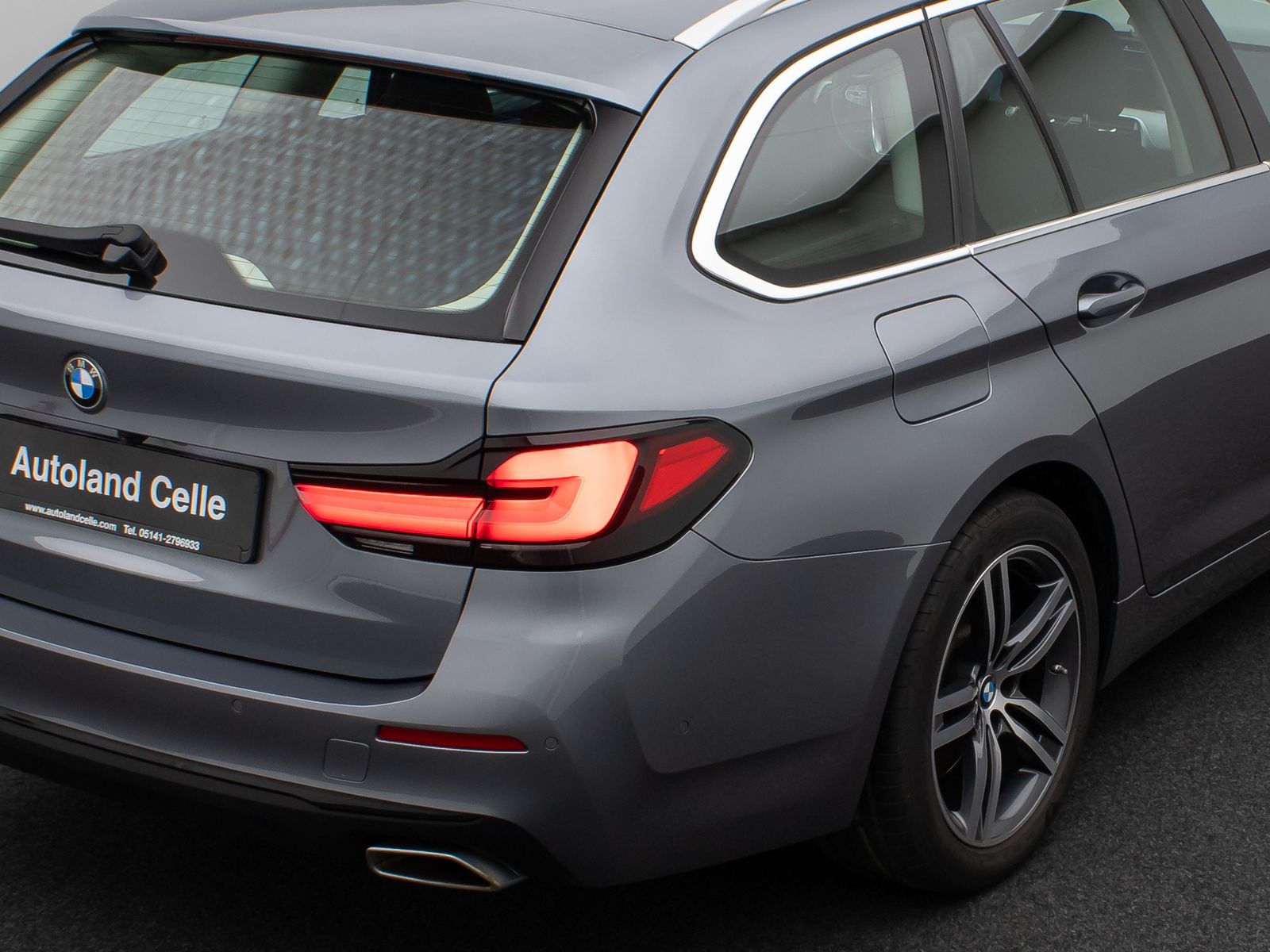 Fahrzeugabbildung BMW 520d Kamera HiFi HUD DAB WLAN Komfort Alarm AHK