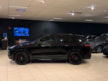 Porsche Cayenne - 8