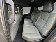 TOYOTA MY25 Tacoma Trailhunter *ON STOCK*