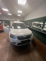 Skoda Yeti 1.2 TSI (2 WD) - Skoda Yeti Gebrauchtwagen in Berlin