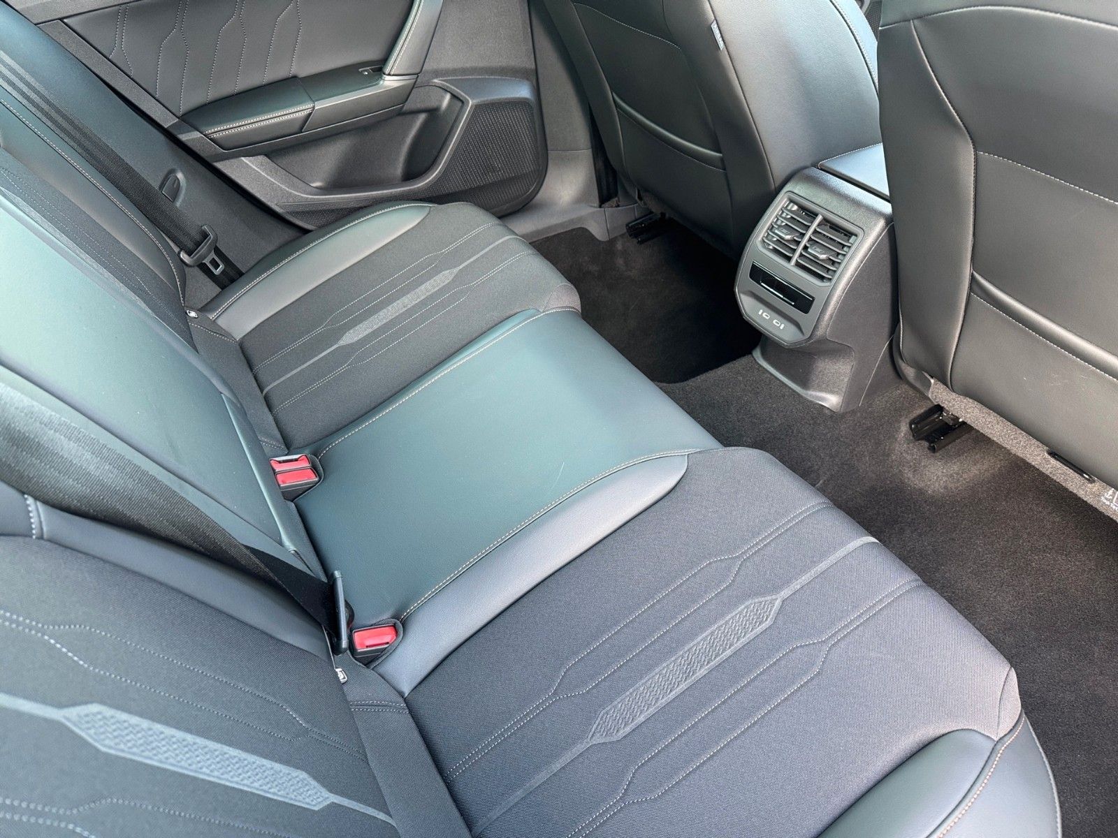Fahrzeugabbildung CUPRA Formentor 1.5 TSI