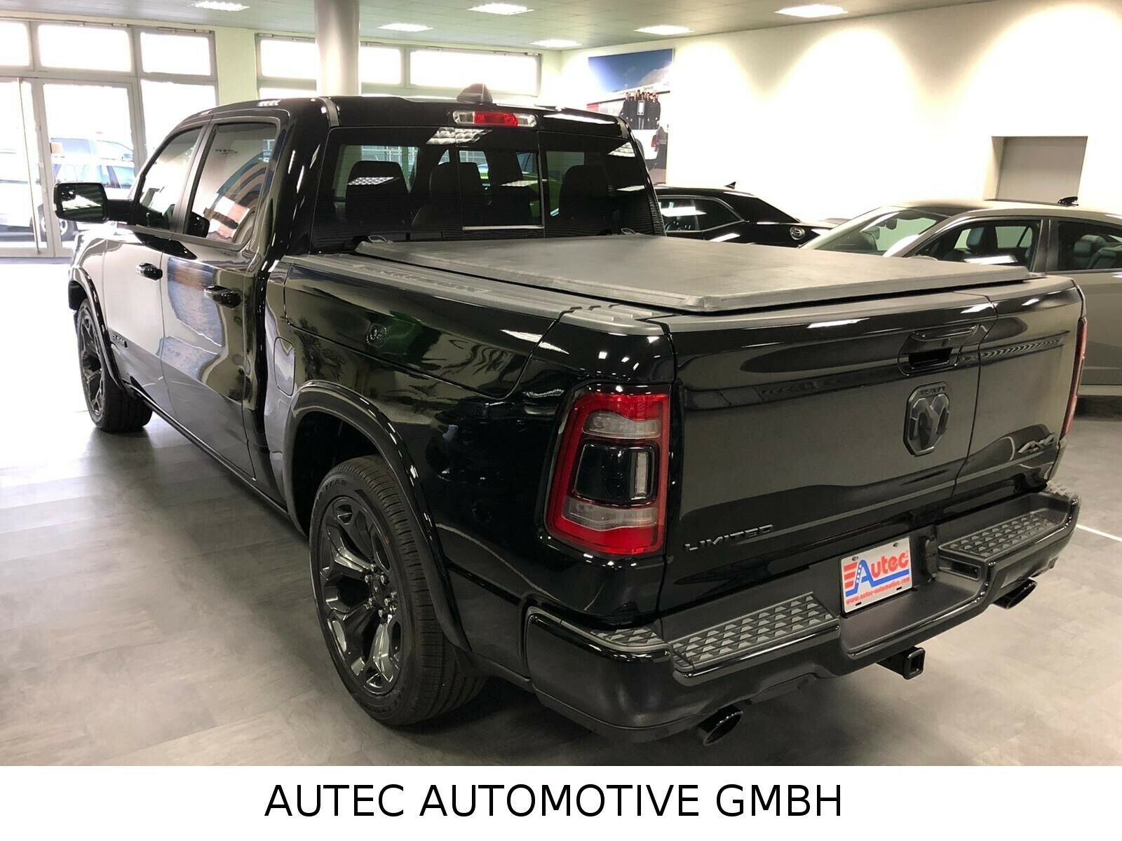 Fahrzeugabbildung Dodge LIMITED NIGHT RAMBOX-TAILGATE-HUD-360°-LPG PRINS