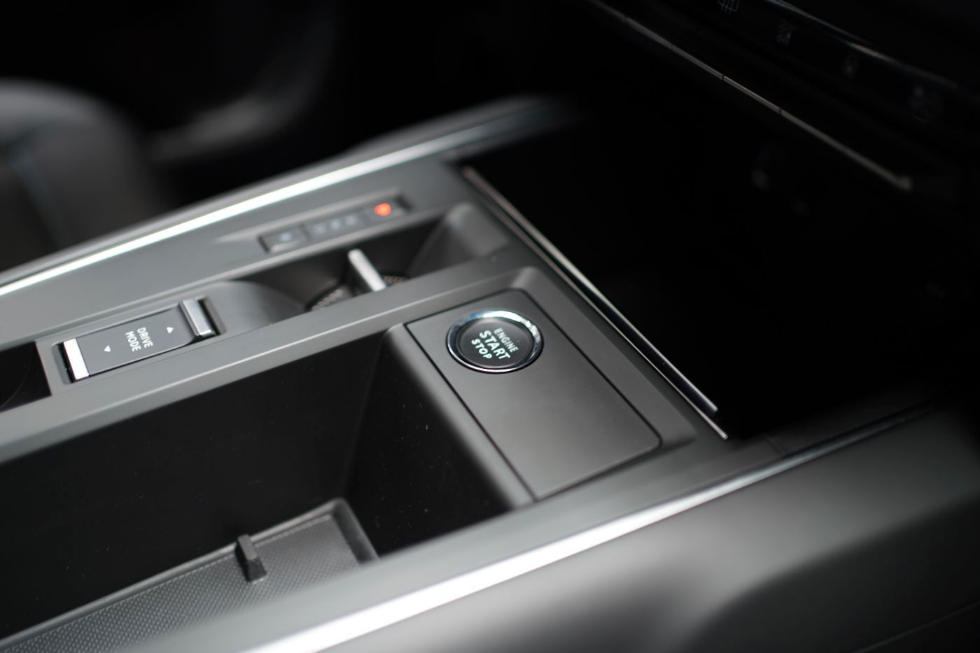 Fahrzeugabbildung Citroën C5 Aircross Hybrid 180 EAT8 Max Automatik Navi