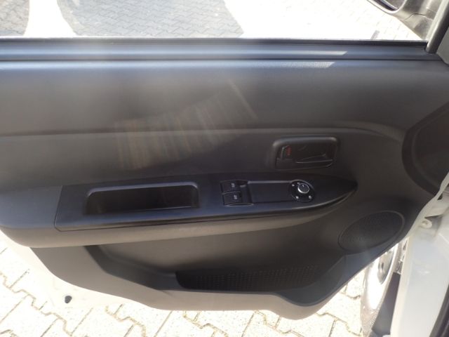 Fahrzeugabbildung Piaggio Porter NP6 SW Kipper 265 SR LPG Grasfanggitter w