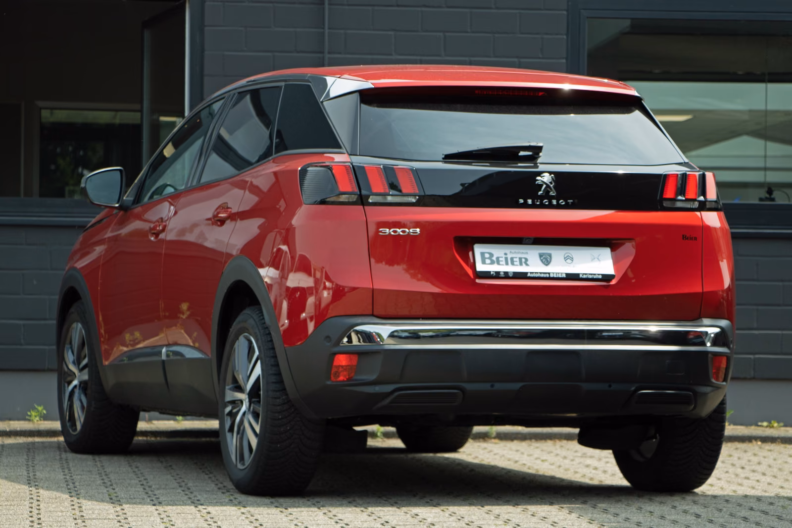 Peugeot 3008 1.5 BlueHDi 130 Allure Pack Sitzh./ Navi/ K