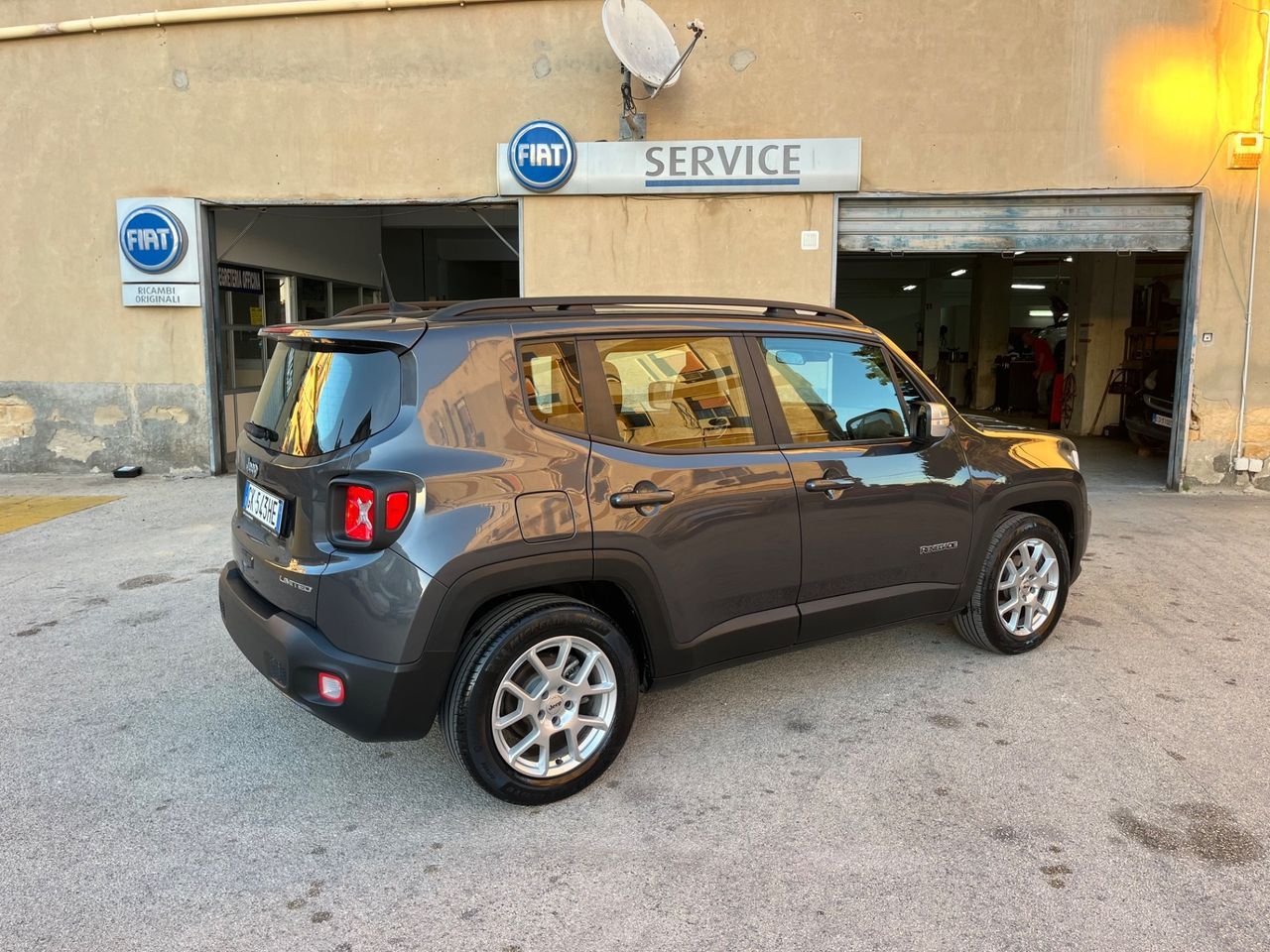 Jeep Renegade 1.6 Mjt 130 CV Limited imagem 2