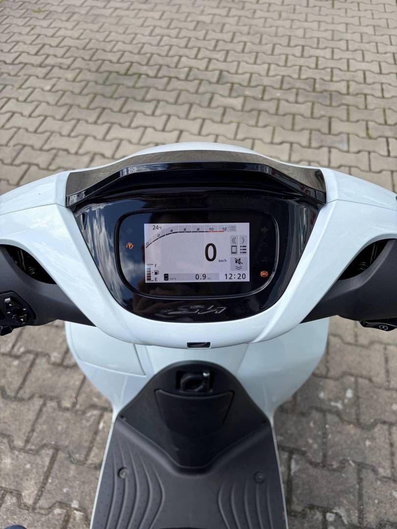Fahrzeugabbildung Honda SH 125i Smart Key Top Case MY 2026