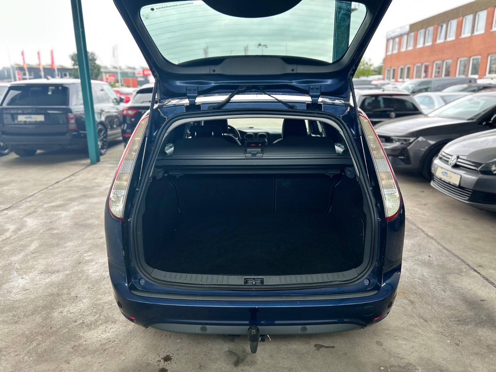 Ford Focus 2011 — photo 7