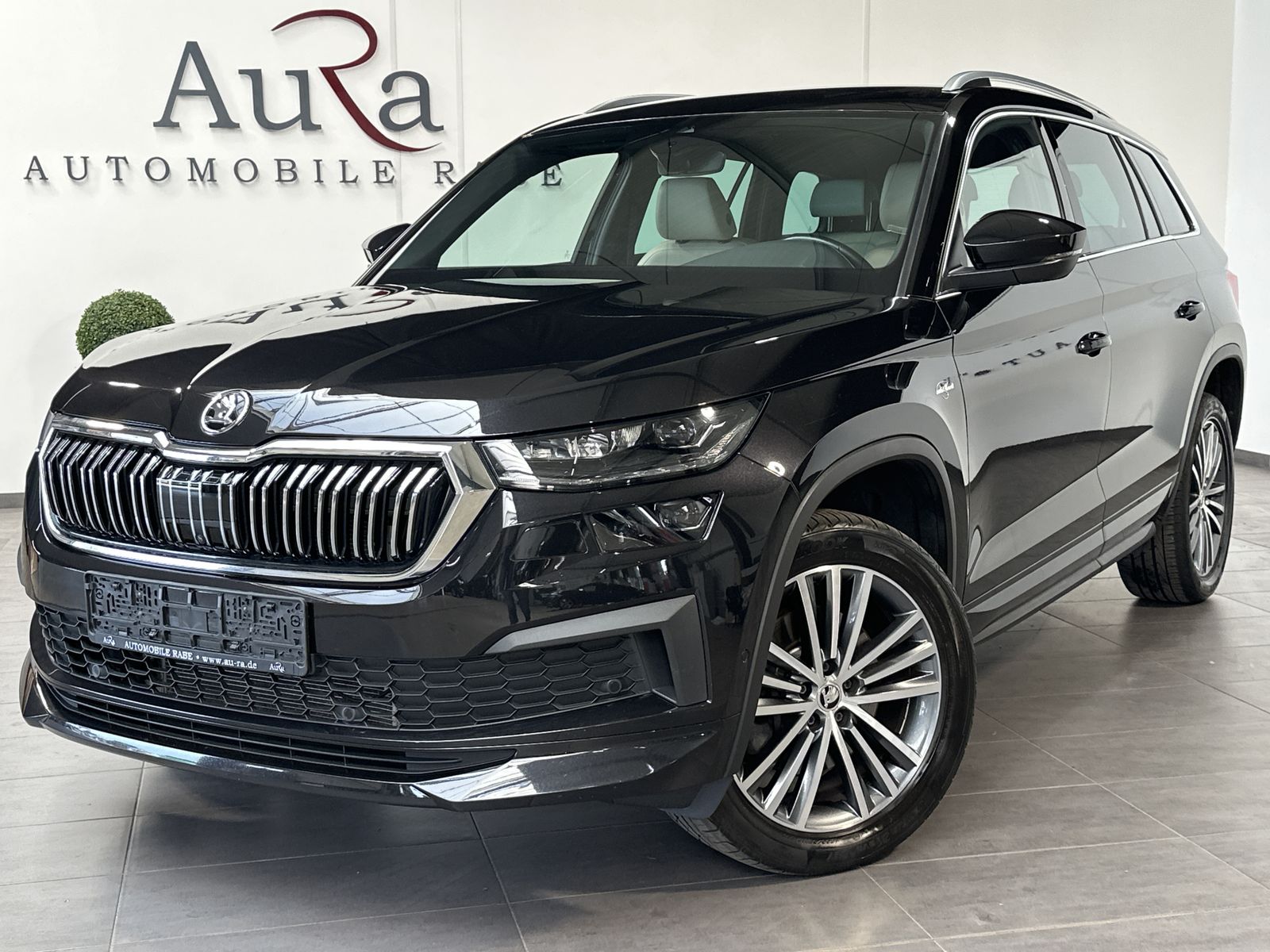 Fahrzeugabbildung SKODA Kodiaq 2.0 TDI L&K 4x4 NAV+MATRIX+ACC+KAMERA+AHK