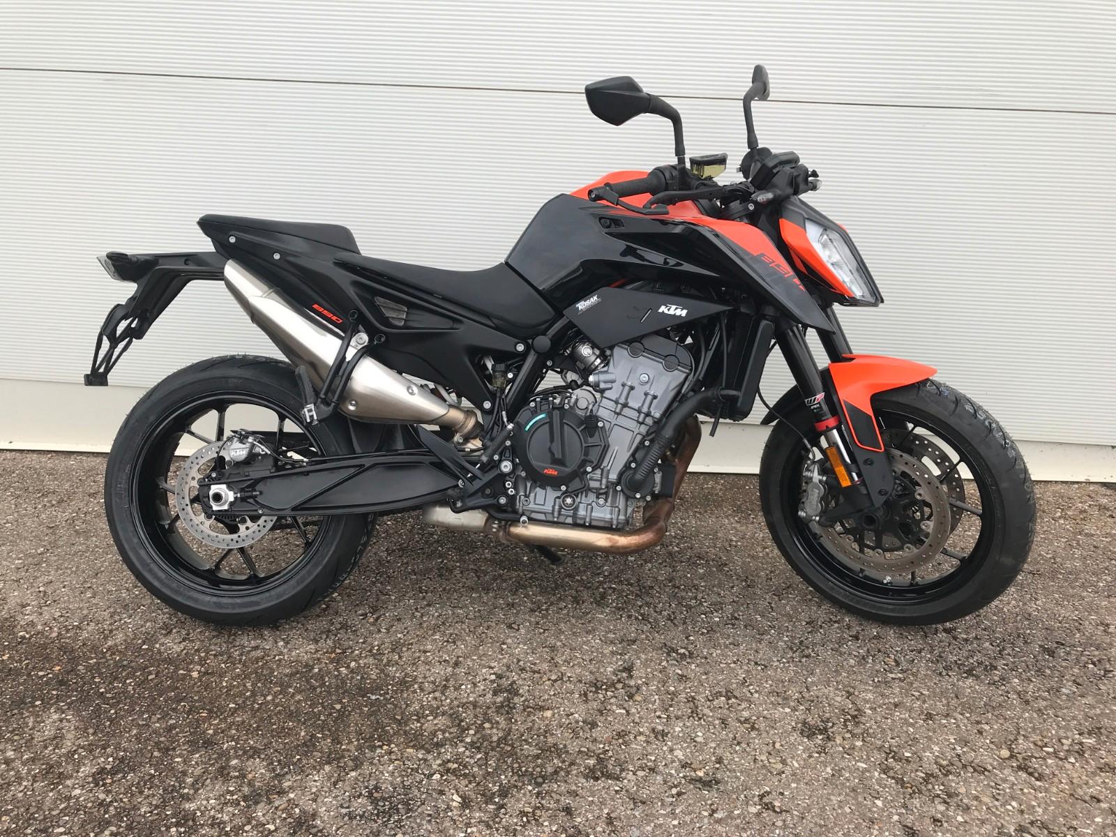 KTM 890 Duke
