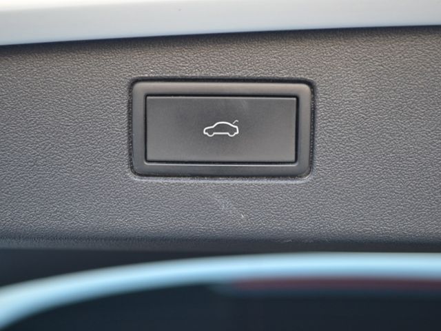 Tiguan 2.0 TDI DSG Elegance AHK/LED-PLUS/NAVI/RF