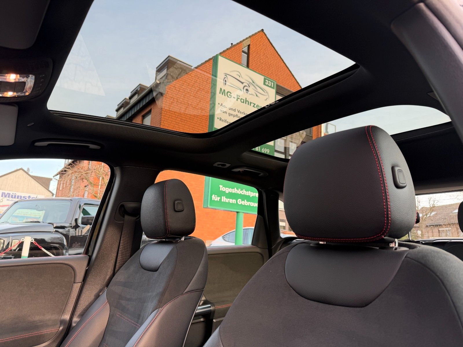 Fahrzeugabbildung Mercedes-Benz B 180 AMG LINE PANO NAVI KAMERA MBUX LED AHK
