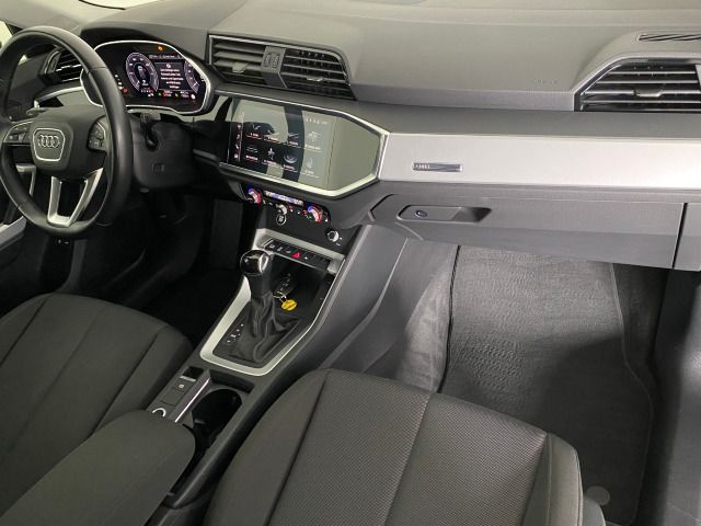 Q3 45 TFSIe S line S tronic AHK+NAVI+ACC