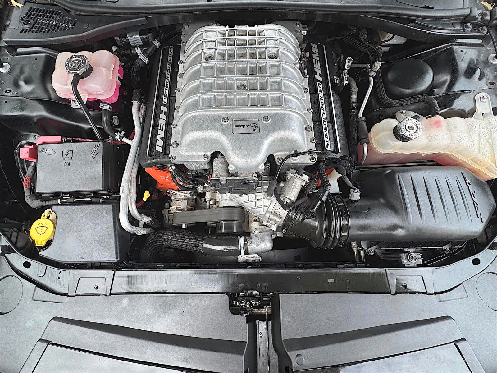 Fahrzeugabbildung Dodge Challenger 6.2 V8 SRT HELLCAT BLACK EDITION H&K