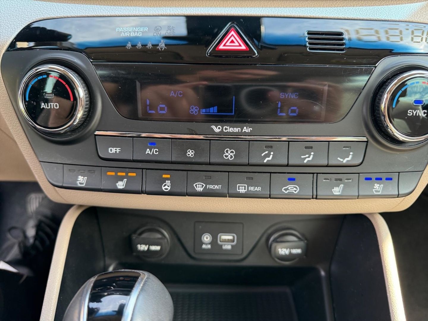 Fahrzeugabbildung Hyundai Tucson 1.7 CRDi Premium Leder-Paket Anhängerkupp