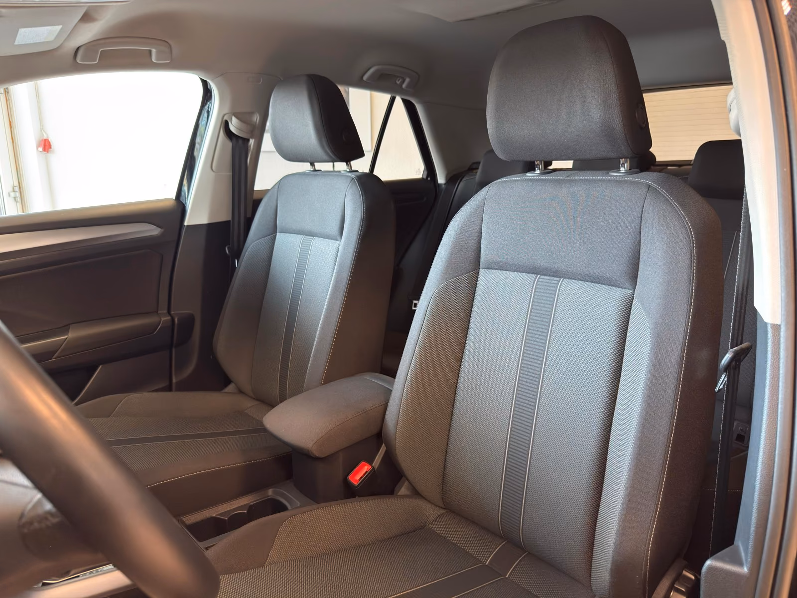 Volkswagen T-Roc 1.5 TSI DSG Life*AHK*LED*Navi*SHZ*PDC*, миниатюра 17