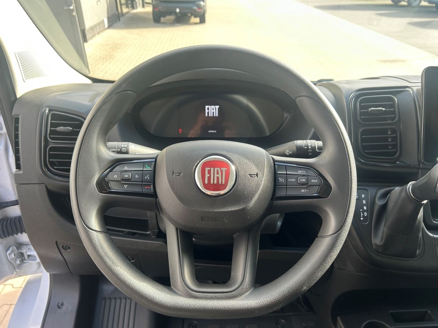 Fahrzeugabbildung Fiat Ducato Maxi Grossr.-Kasten 35 180 L4H2 Sortimo,2