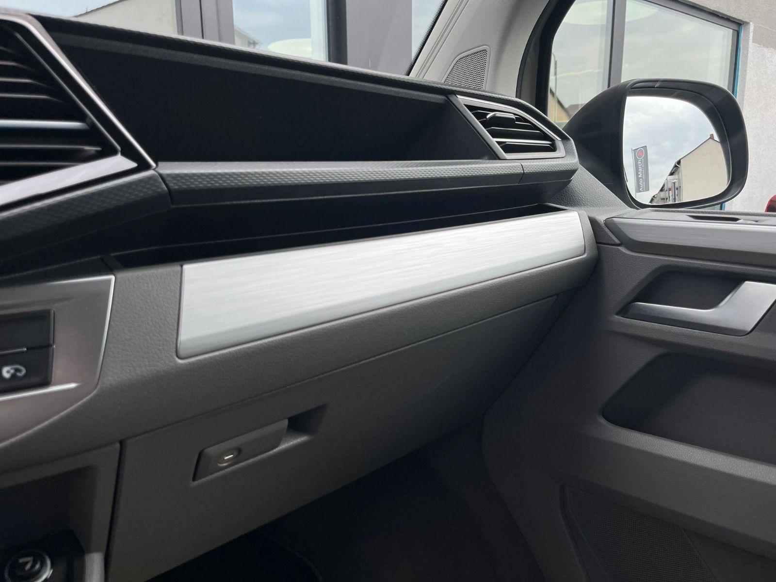 Fahrzeugabbildung Volkswagen T6 California 2.0TDI 4Motion Beach Camper