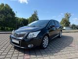 Toyota Avensis 2.2 D-4D 150 PS Aut. Executive|AHK|SH - Toyota Avensis mit Diesel-Antrieb: Kombi, Automatik, 2.2