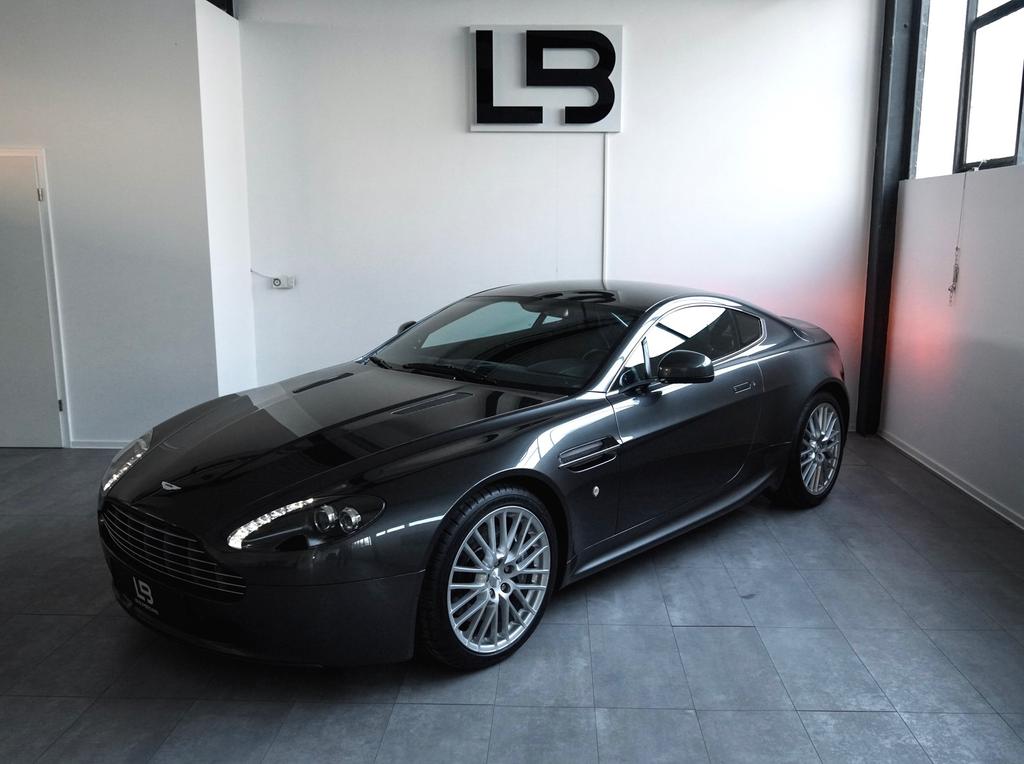 Aston Martin V8 Vantage