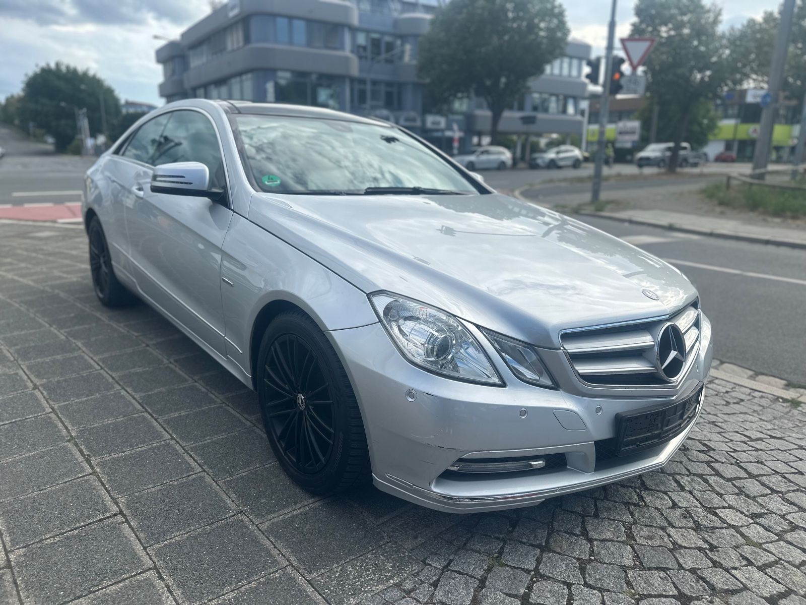 Mercedes-Benz E 220 E Coupe E 220 CDI BlueEfficiency