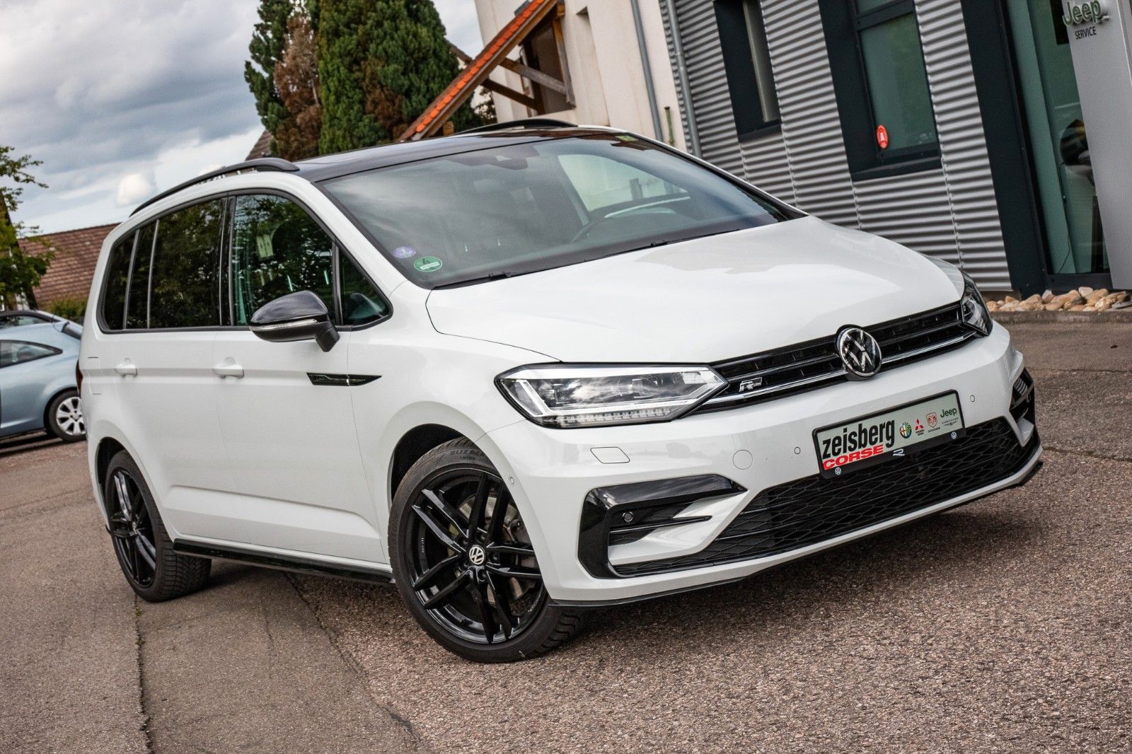 Fahrzeugabbildung Volkswagen Touran Highline R-Line*AHK*DSG*PANO*
