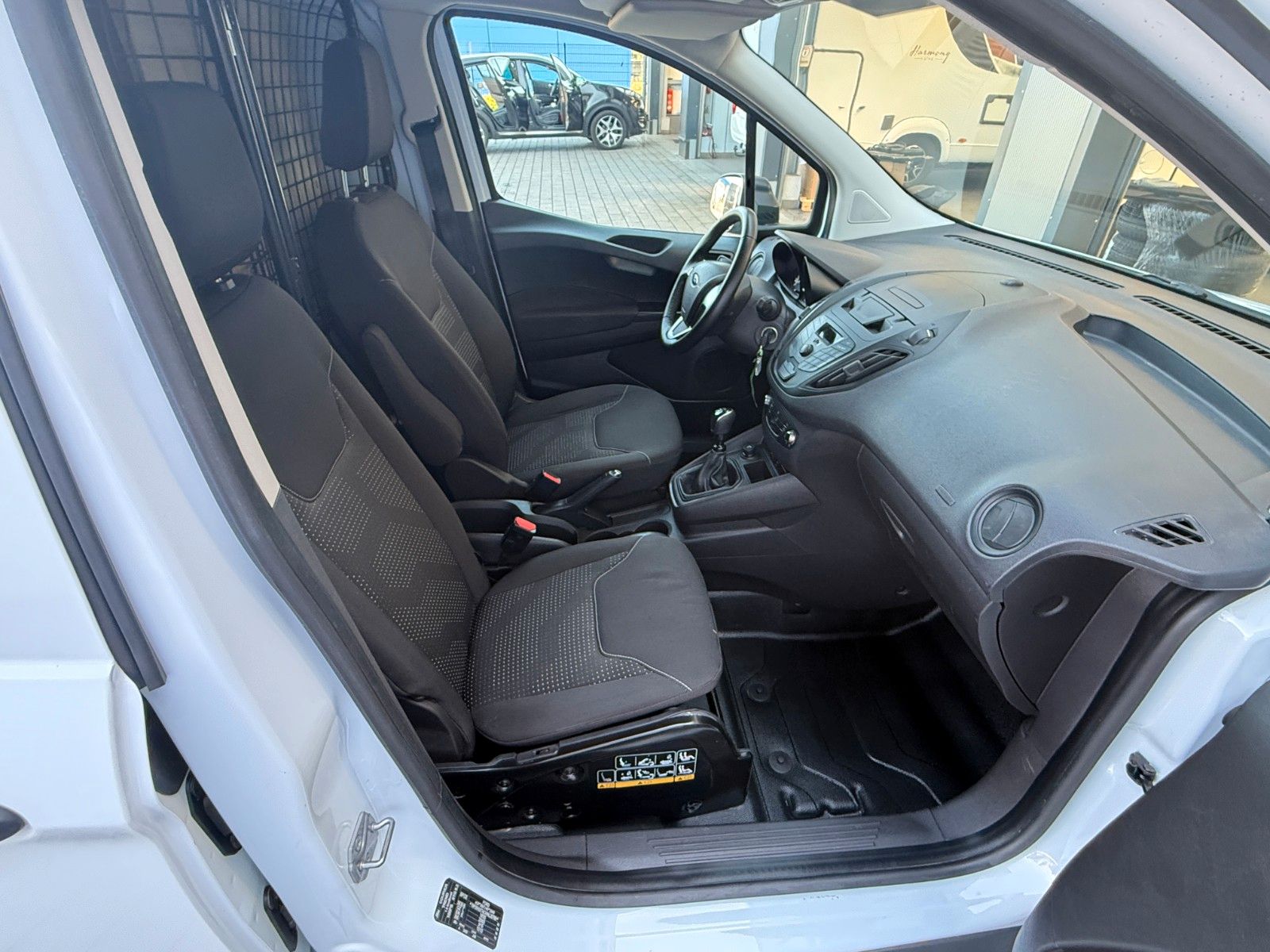 Fahrzeugabbildung Ford Transit Courier Trend