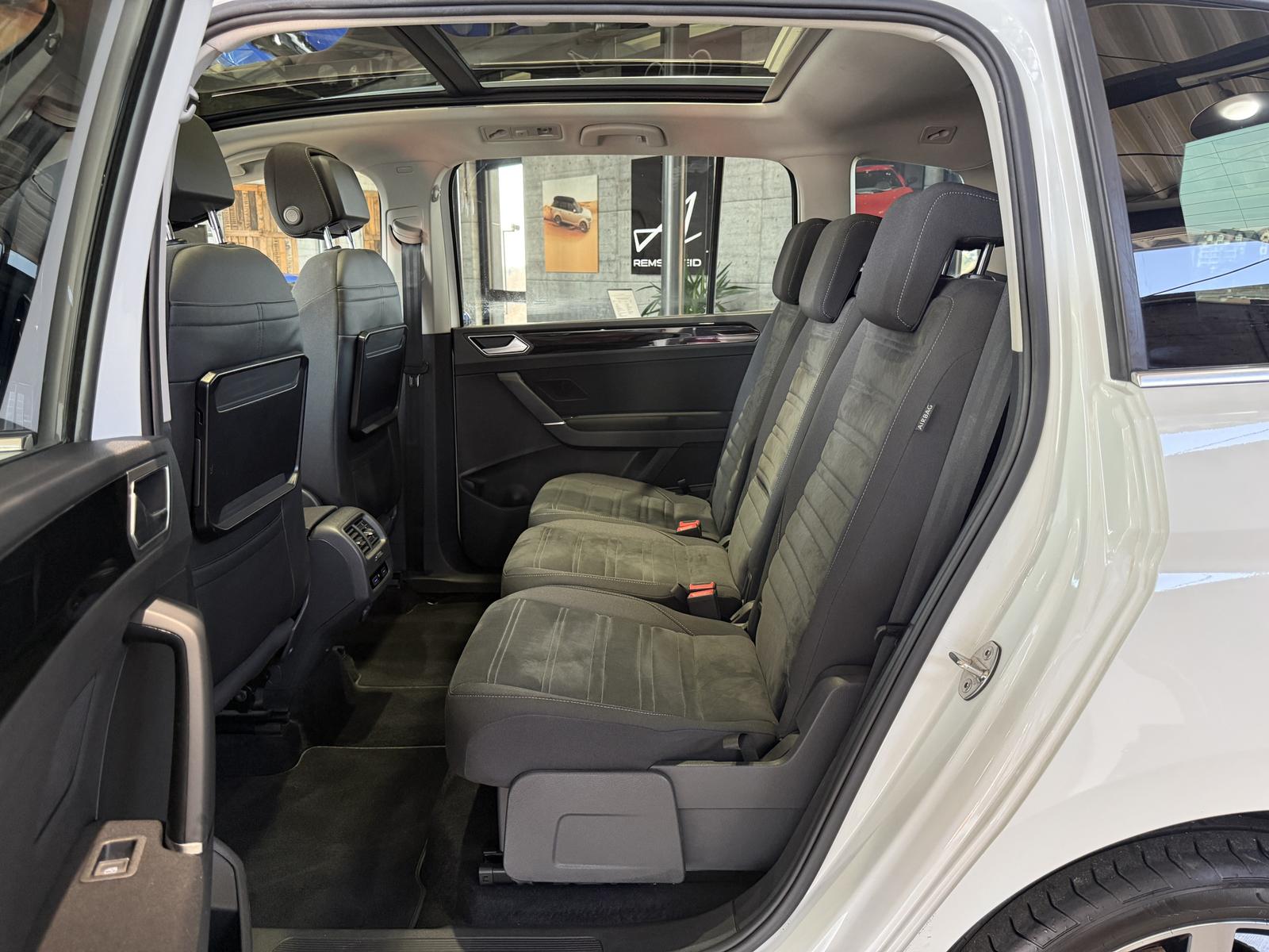 Volkswagen Touran R-Line DSG*PANO*ACC*LED*MASSAGE*
