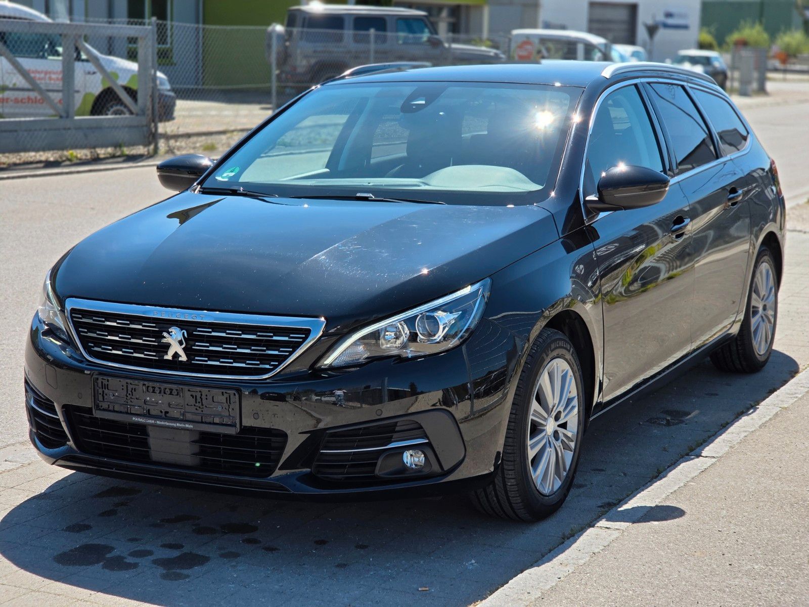 PEUGEOT 308