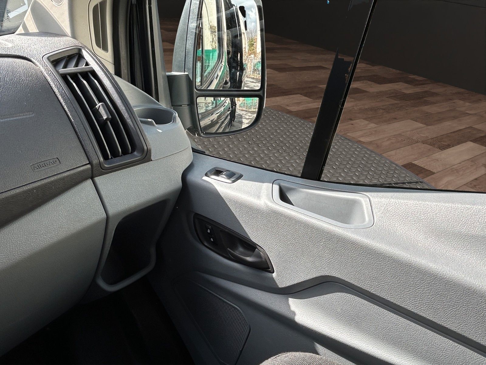 Fahrzeugabbildung Ford Transit 350 L2 Trend 9 Sitzer/Kamara/Automtik/