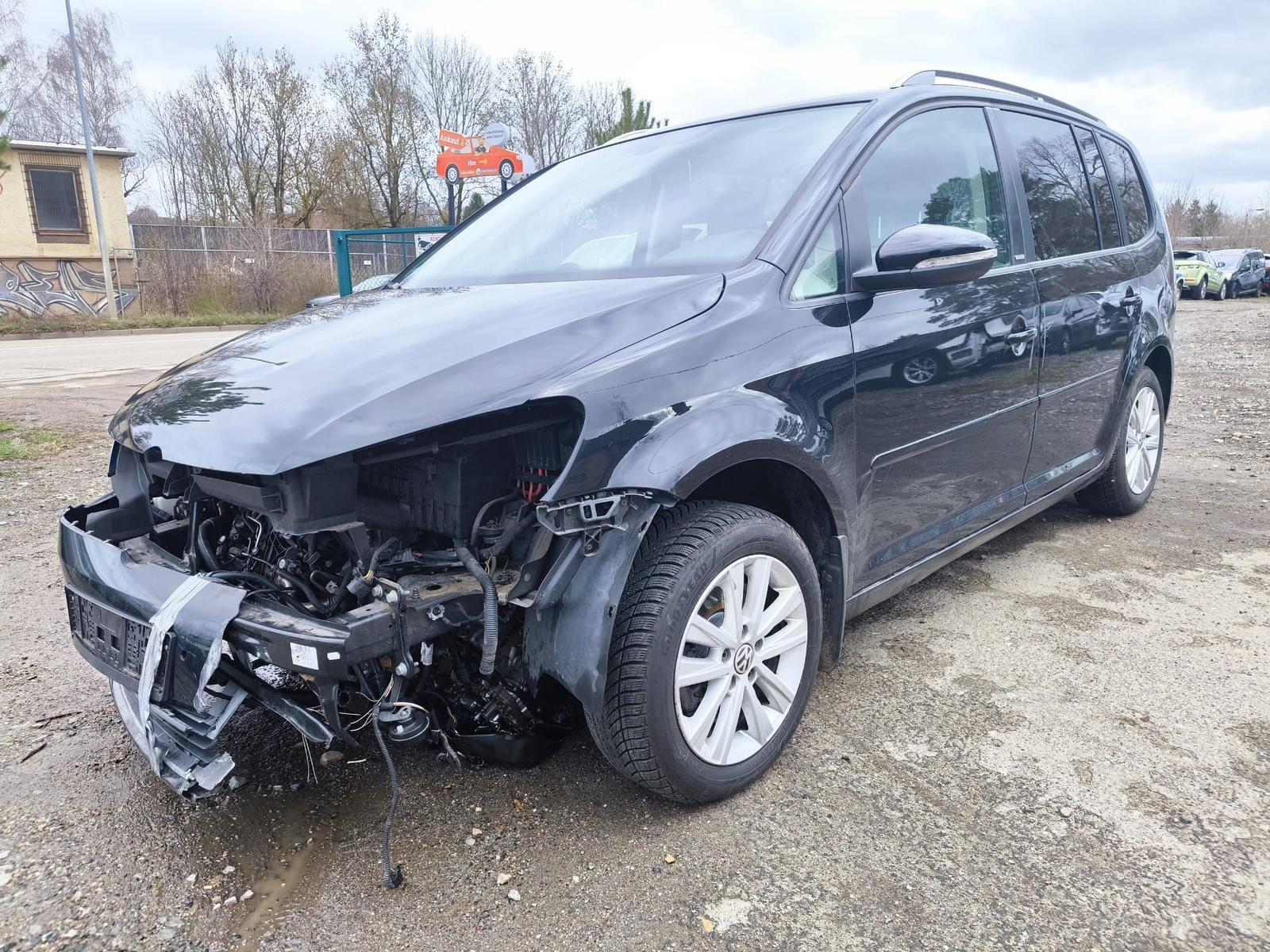 Volkswagen Touran Style BMT 2.0 TDI Unfallschaden