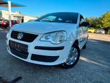 Volkswagen Polo IV Trendline - aus 2005 mit Benzin-Antrieb: Kleinwagen