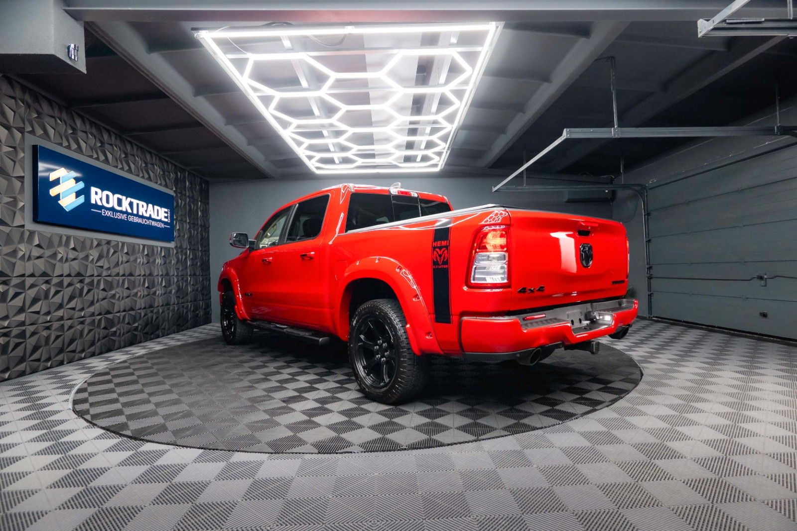 Fahrzeugabbildung Dodge RAM 5.7 V8 HEMI 4x4 LPG BRC Offroad Night-Paket