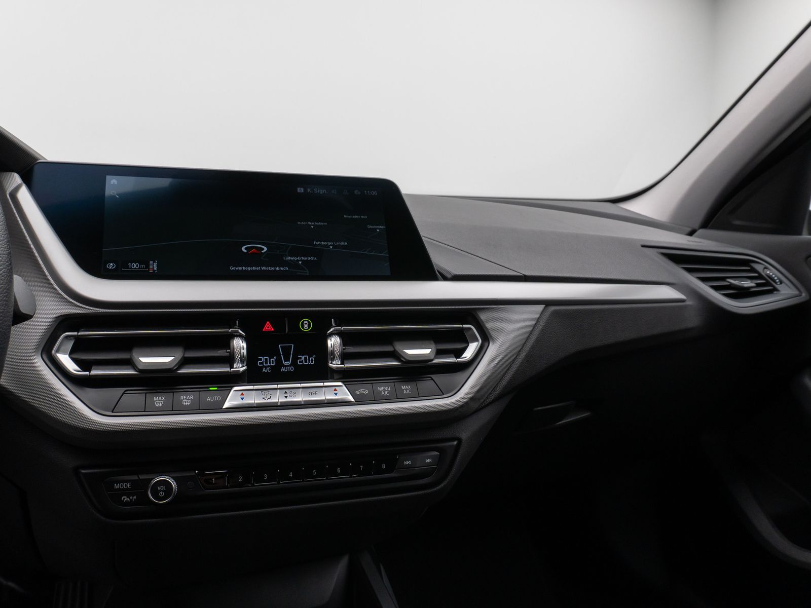 Fahrzeugabbildung BMW 118i PDC CockPitPro Alarm Geschwindigkeitsreg